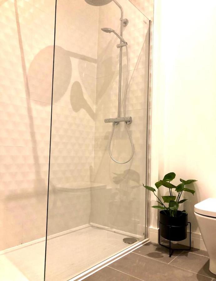 See Our Amazing Score At The Kepties - 5 X Luxurious Serviced Apartments - With Gardens - Fully Equipped - Free Parking - By Orion Short Stays - See Our Other Individual Listings --- This Is For Brand Awareness Only --- Arbroath Exterior photo